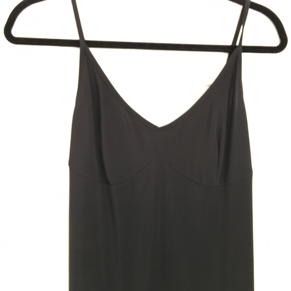 Long black dress with mesh draping - Picture 2 of 4